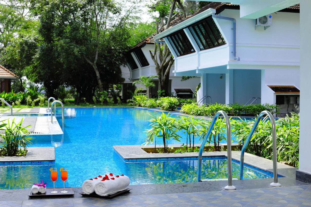 Nihara Resort And Spa Cochin Kochi Buitenkant foto