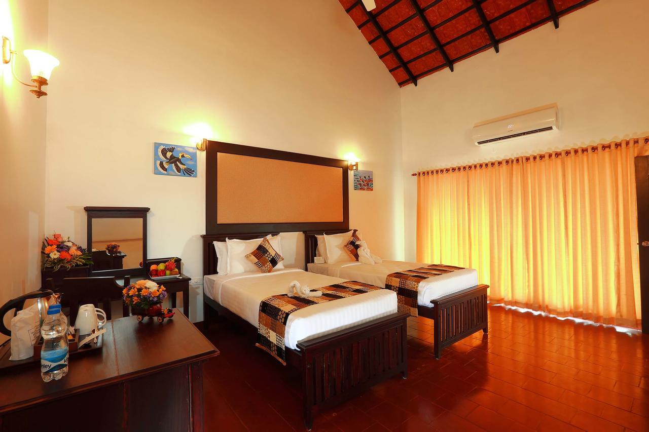 Nihara Resort And Spa Cochin Kochi Buitenkant foto