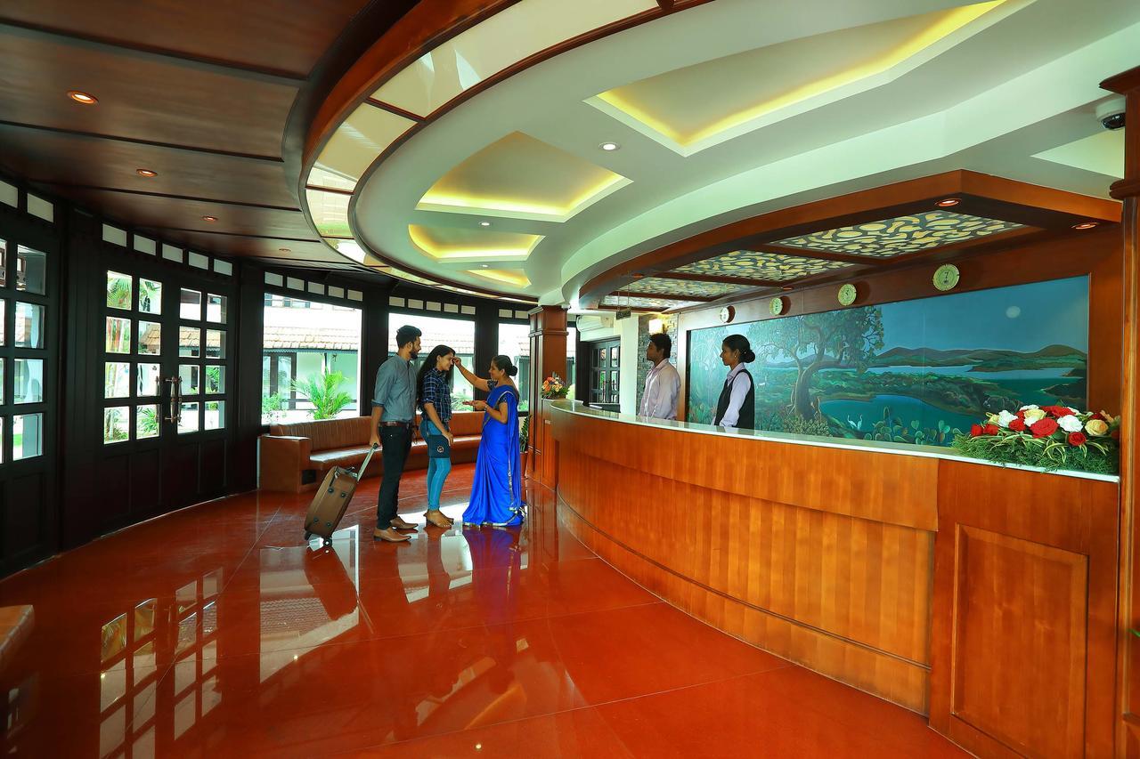 Nihara Resort And Spa Cochin Kochi Buitenkant foto