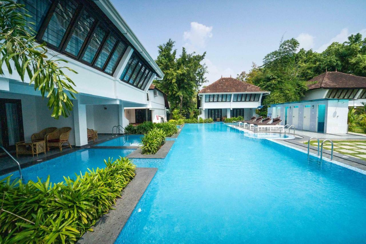 Nihara Resort And Spa Cochin Kochi Buitenkant foto