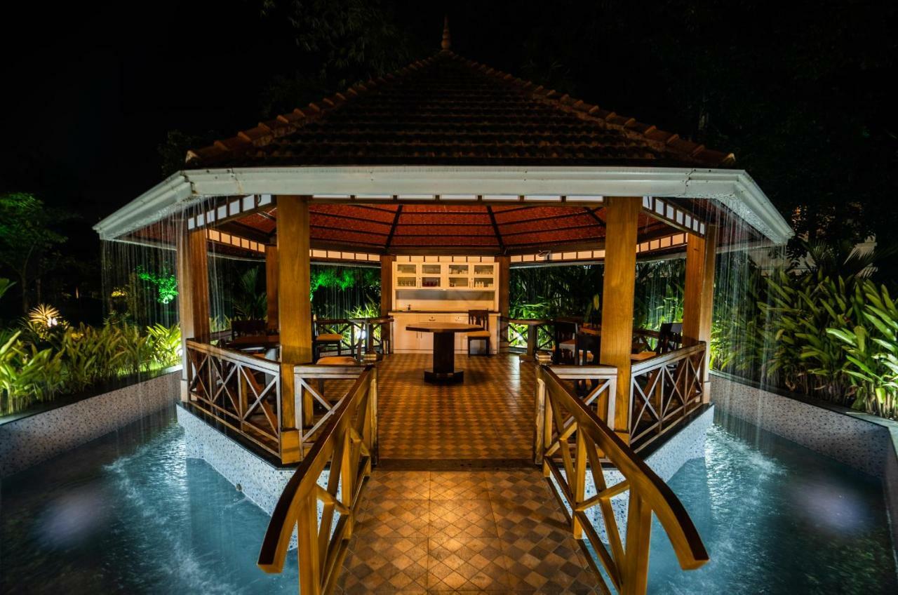 Nihara Resort And Spa Cochin Kochi Buitenkant foto