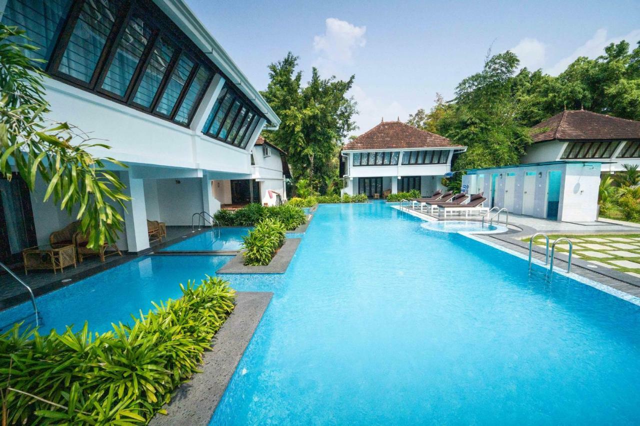 Nihara Resort And Spa Cochin Kochi Buitenkant foto