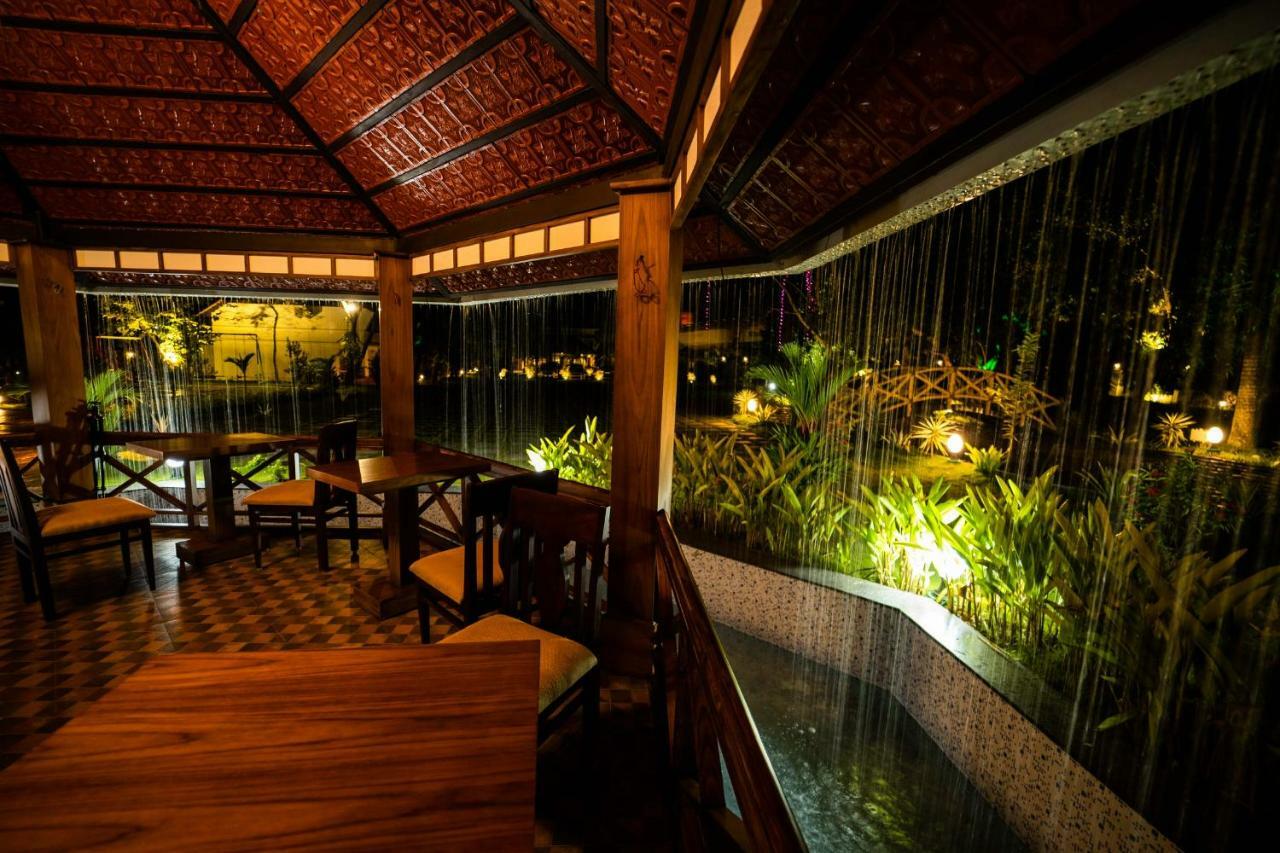 Nihara Resort And Spa Cochin Kochi Buitenkant foto
